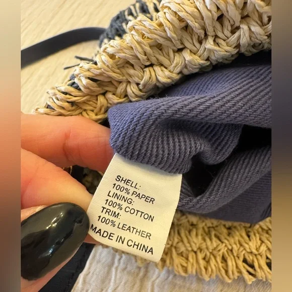 Nearly new! Vineyard Vines Navy Gingham 2 Way Bag - Picture 11 of 15